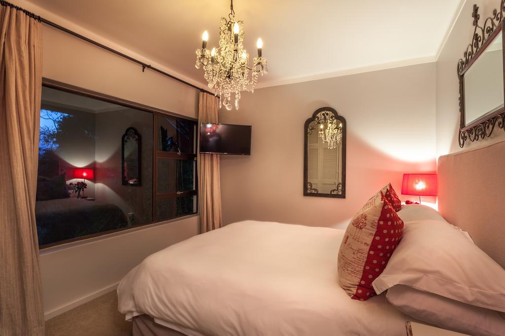Loerie Hide Bed & Breakfast East London Bagian luar foto