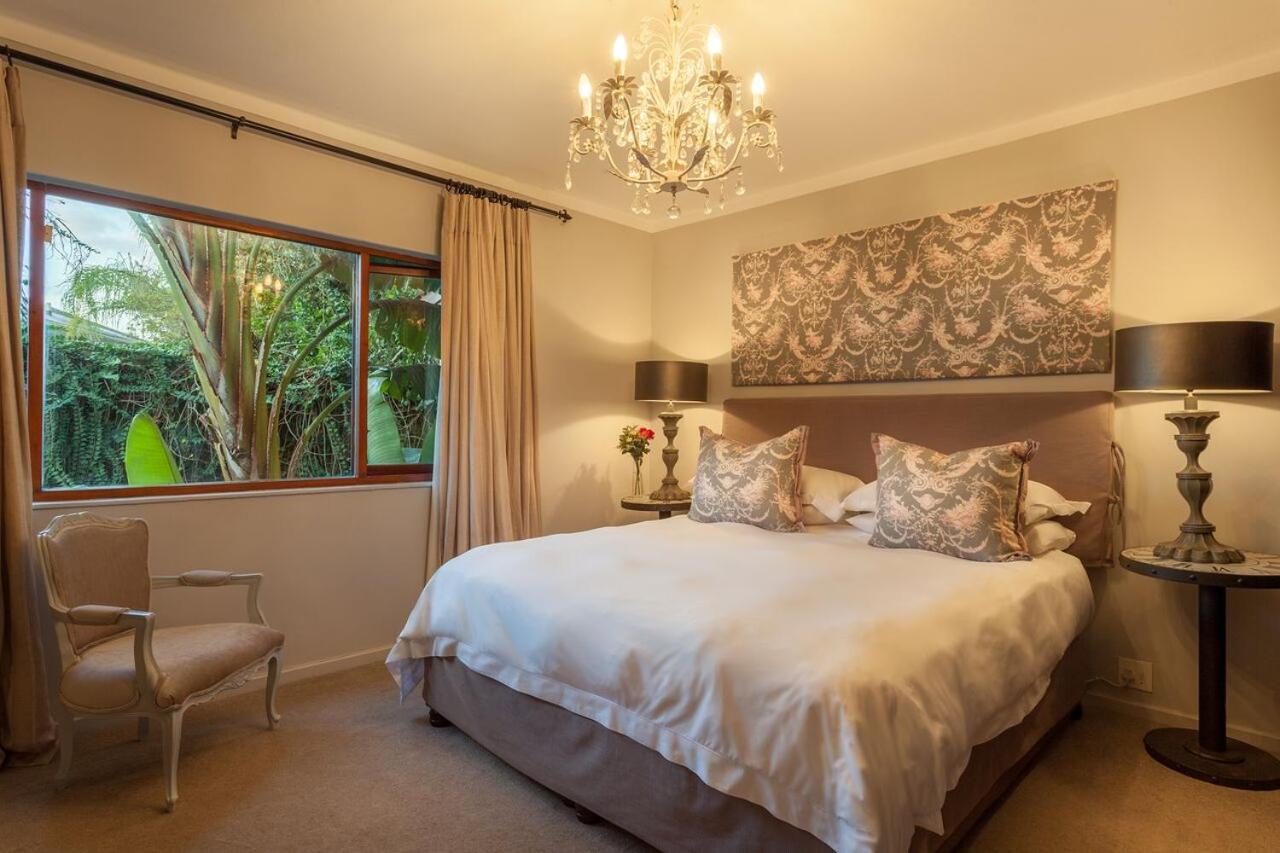 Loerie Hide Bed & Breakfast East London Bagian luar foto